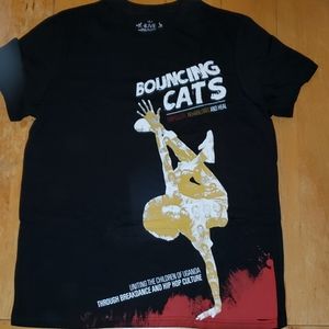 New L "Bouncing Cats" Tee